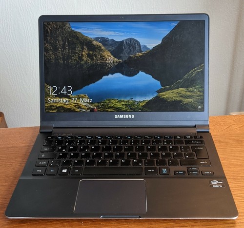 Samsung New Series 9 Notebook 13,3 Zoll Intel i5 NP900X3C 128 GB SSD Windows10