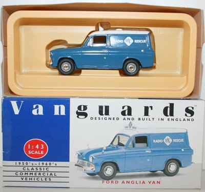VANGUARDS 1/43 VA4005 FORD ANGLIA VAN RAC