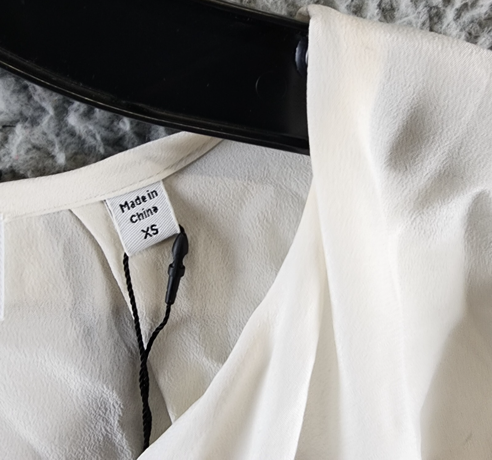 Equipment Femme Hailey Silk Blouse Women's XS Nature White Tie Neck Long Sleeve - Picture 6 of 17