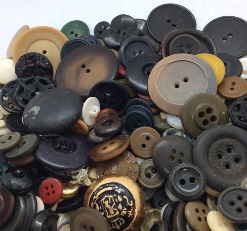 Vintage Button Lot Of 500 Mixed Materials Plastics MOP Metal Vegetable Ivory