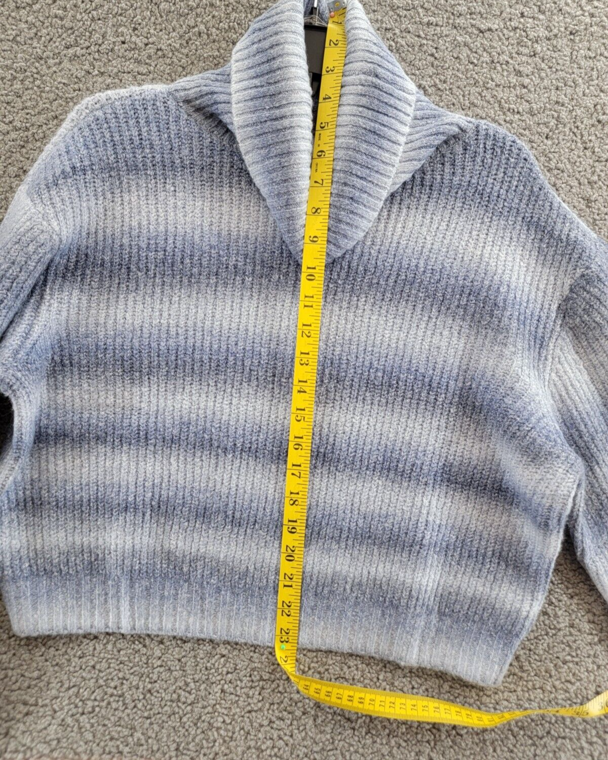 AQUA Ombre Turtleneck Sweater Women's L Blue Combo Pullover Style Long Sleeve - Picture 7 of 15