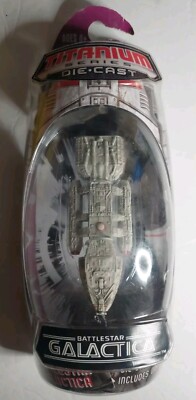 Hasbro Battlestar Galactica CLASSIC Battlestar Titanium bsg diecast