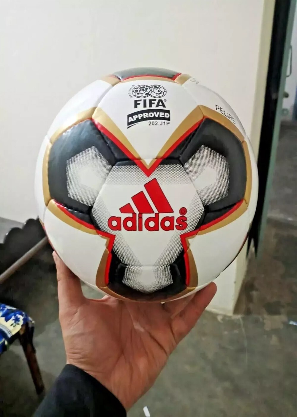 PELIAS(ペリアス) FIFA 100周年記念モデル(FIFA主催公式球) ADIDAS PELIAS