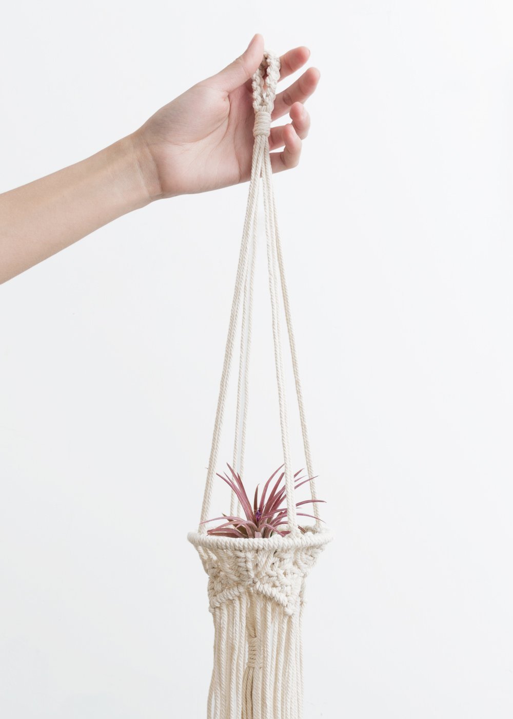 Mkono 2 Pack Mini Macrame Air Plant Holder Boho Tillandsia Hanger Modern