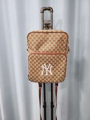 GUCCI NY Yankees ロゴバックパック Gucci Backpack NY Yankees Medium Brick Red/Beige in Canvas