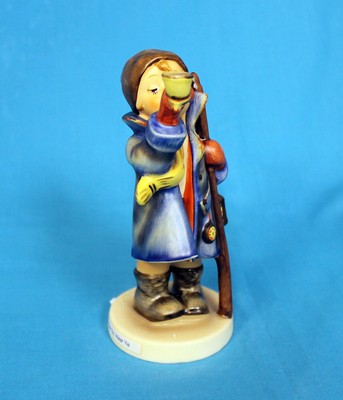 Hummel Figurine 15/0 ln box Hear Ye, Hear Ye