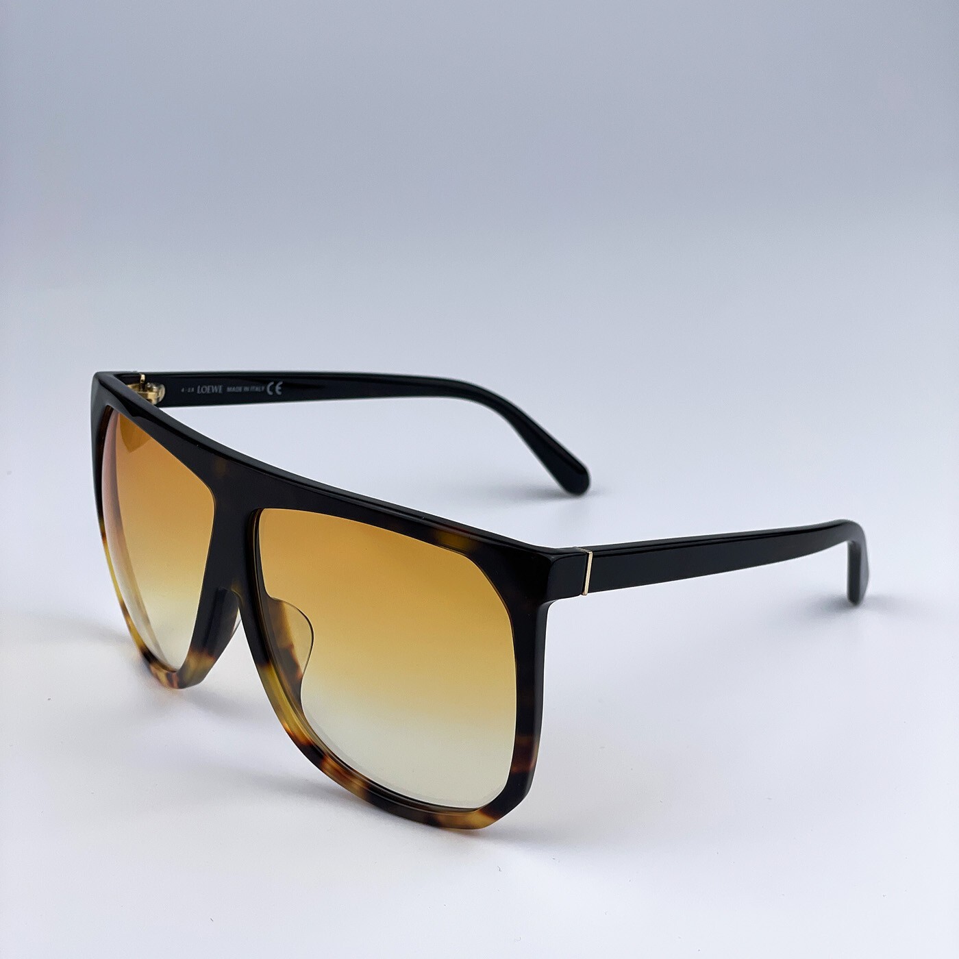 Pre-owned Loewe Lw40001f Filipa 56e Dark Blond Havana Brown Shield Women Sunglasses