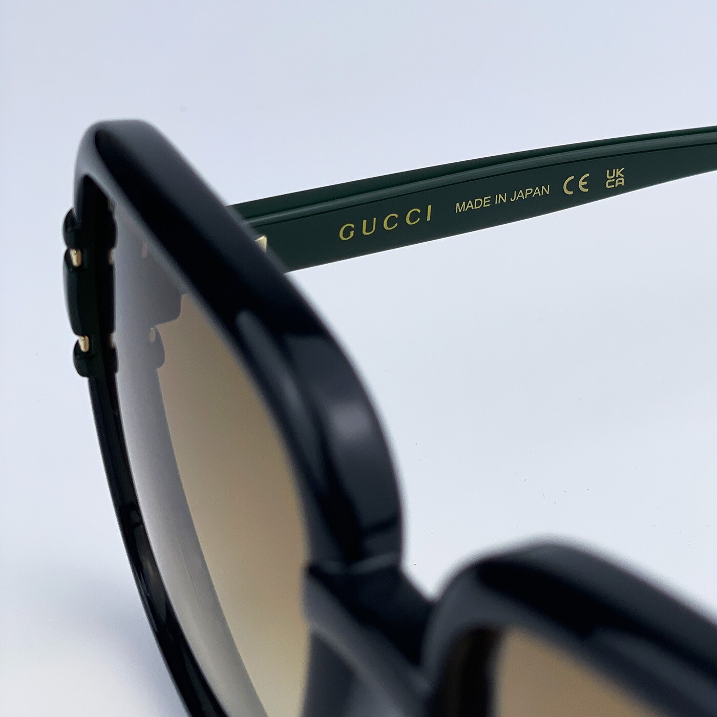 Pre-owned Gucci Gg1066s 003 Black Green Brown Gradient Butterfly Women Sunglasses