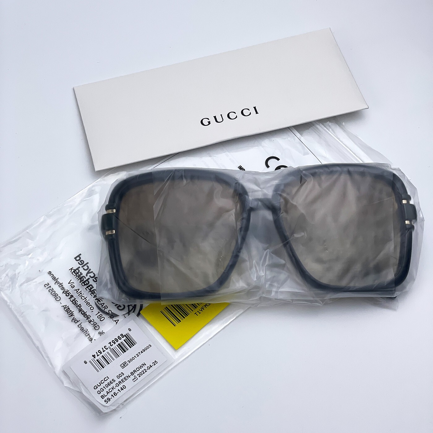 Pre-owned Gucci Gg1066s 003 Black Green Brown Gradient Butterfly Women Sunglasses