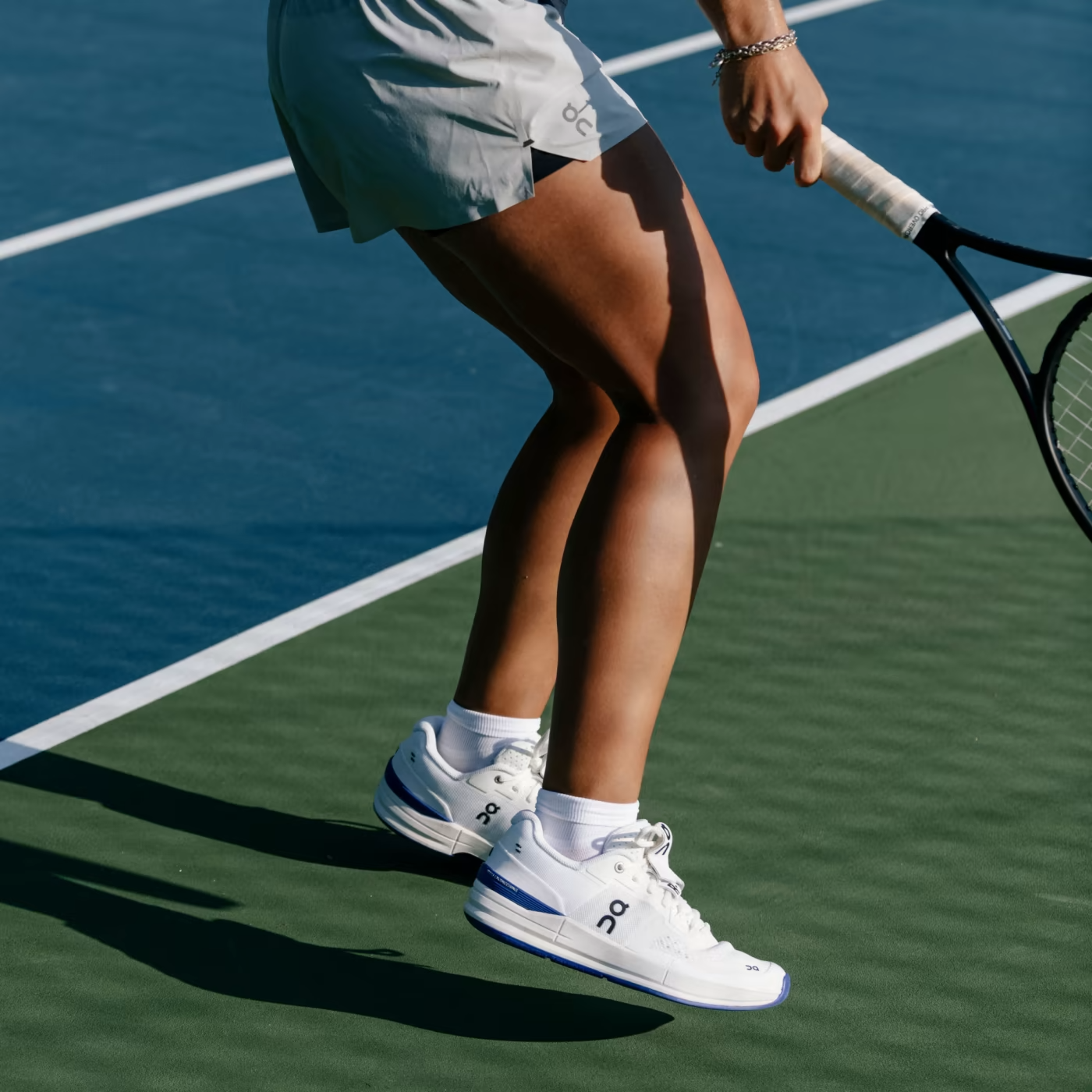 Pre-owned On The Roger Pro White Indigo 48.98720 Speedboard Women's Tennis Shoes In White, |ndigo