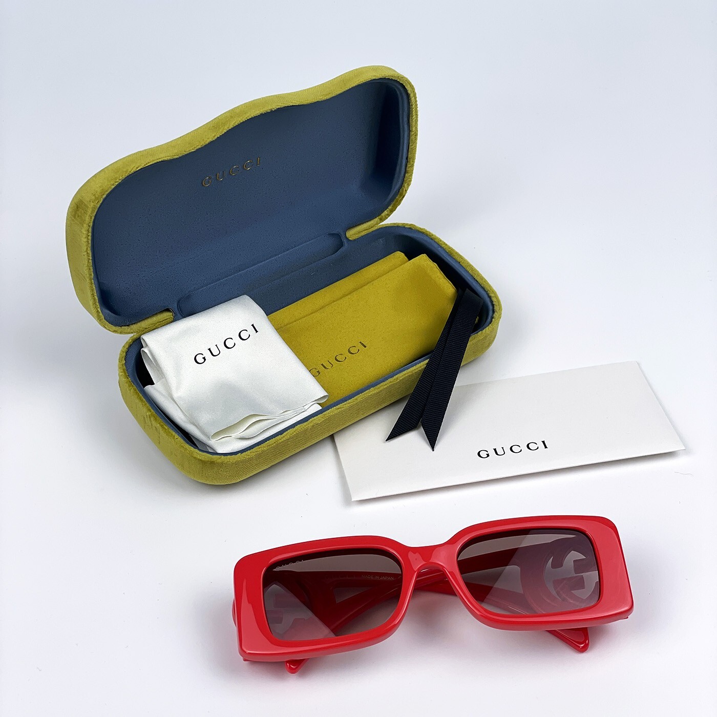 Pre-owned Gucci Gg1325s 005 Red Brown Gradient Rectangle Women Sunglasses 54mm