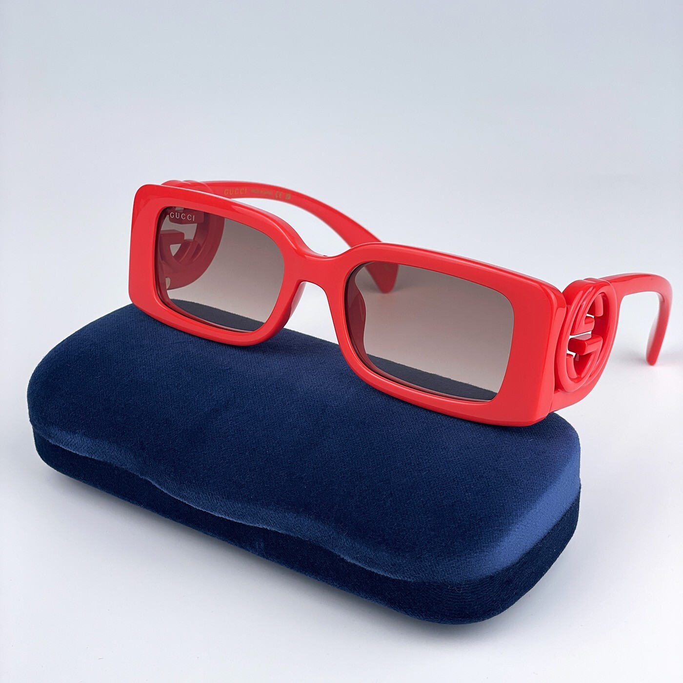Pre-owned Gucci Gg1325s 005 Red Brown Gradient Rectangle Women Sunglasses 54mm