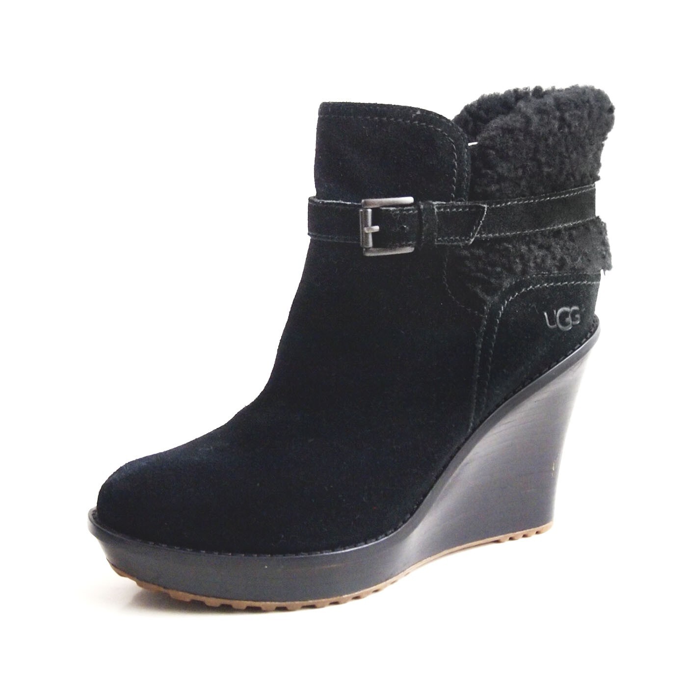 【送料&関税込】UGG Suede Ankle Bootsusa Reference Sizes Ugg Suede ankle boots. usa reference sizes | The Fashion Square