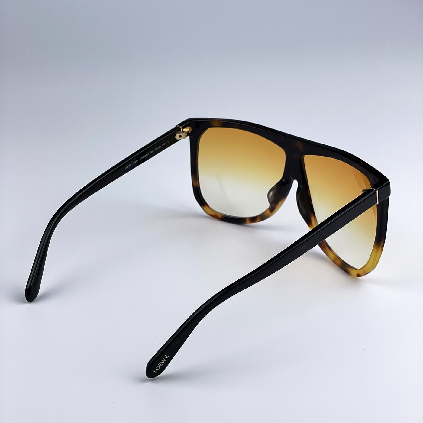 Pre-owned Loewe Lw40001f Filipa 56e Dark Blond Havana Brown Shield Women Sunglasses