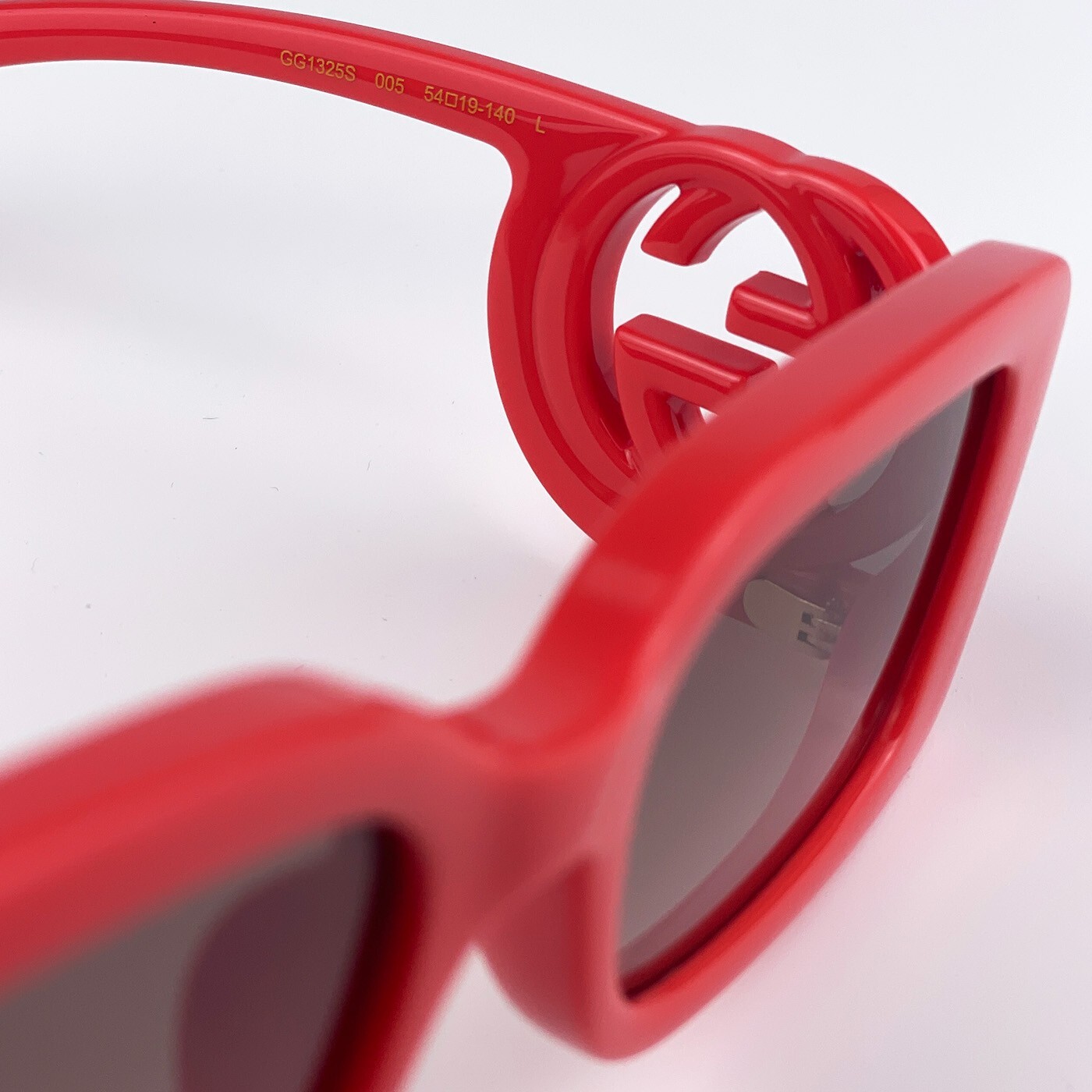 Pre-owned Gucci Gg1325s 005 Red Brown Gradient Rectangle Women Sunglasses 54mm