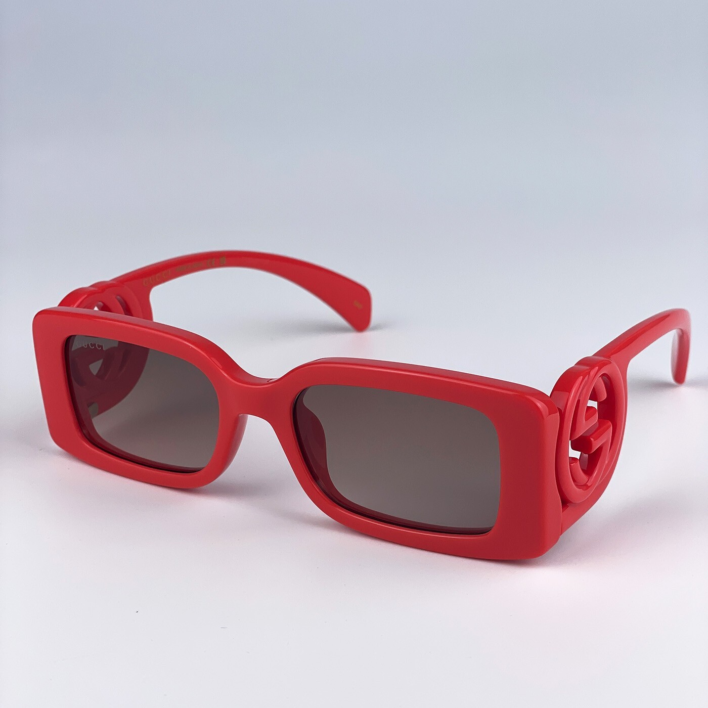 Pre-owned Gucci Gg1325s 005 Red Brown Gradient Rectangle Women Sunglasses 54mm
