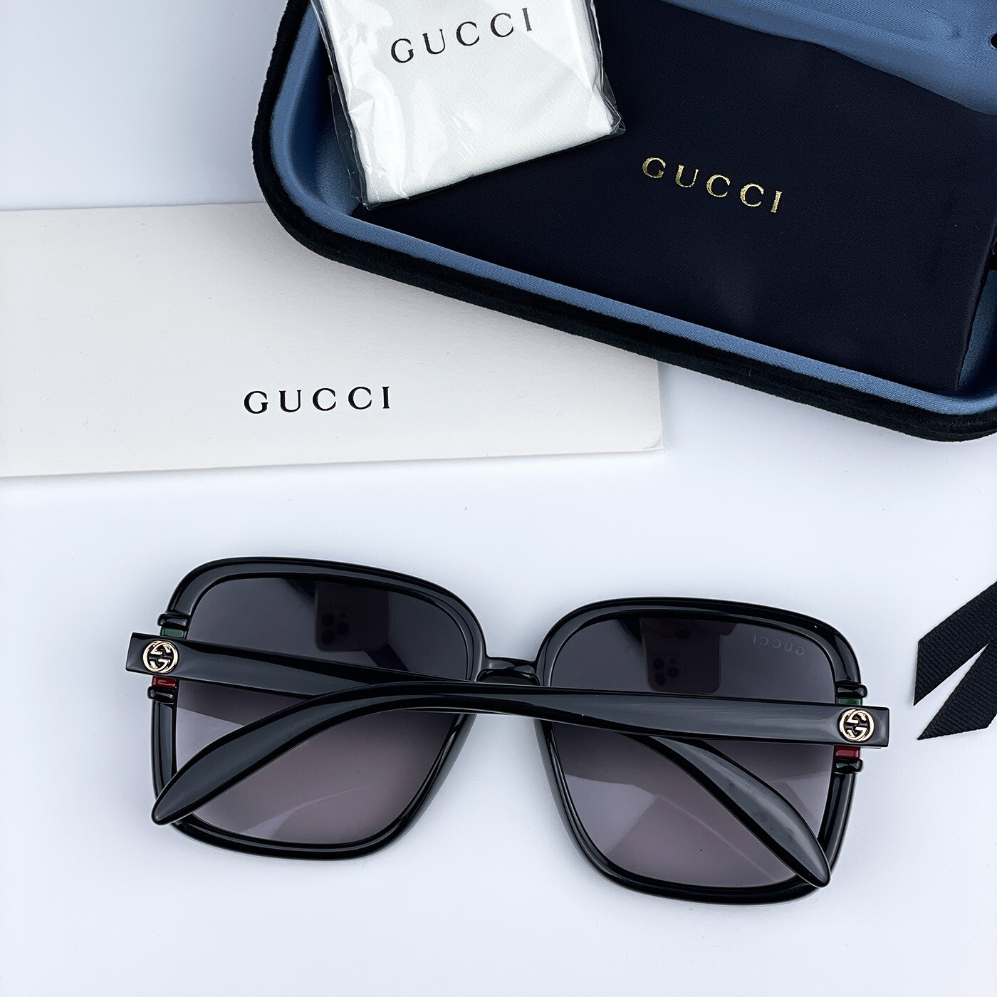Pre-owned Gucci Gg1066s 001 Black Gray Gradient Butterfly Women Sunglasses