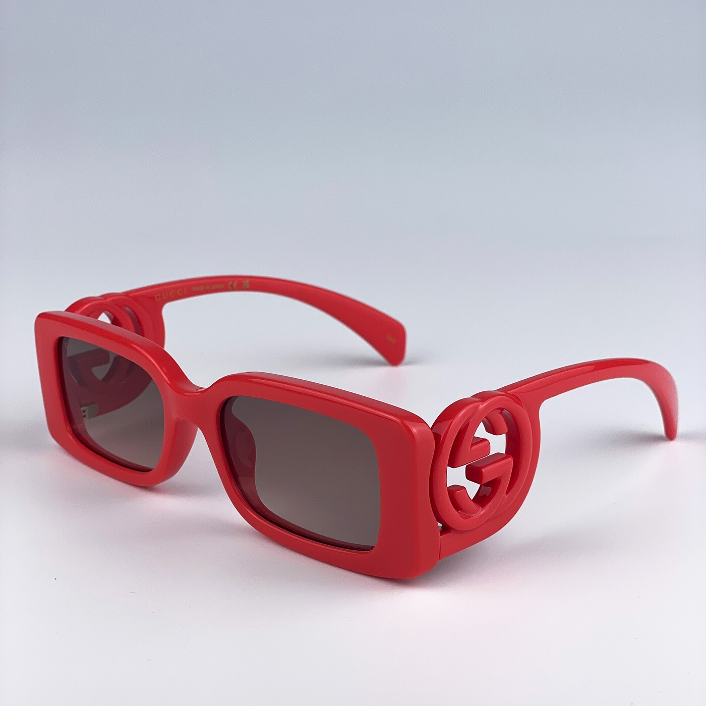 Pre-owned Gucci Gg1325s 005 Red Brown Gradient Rectangle Women Sunglasses 54mm