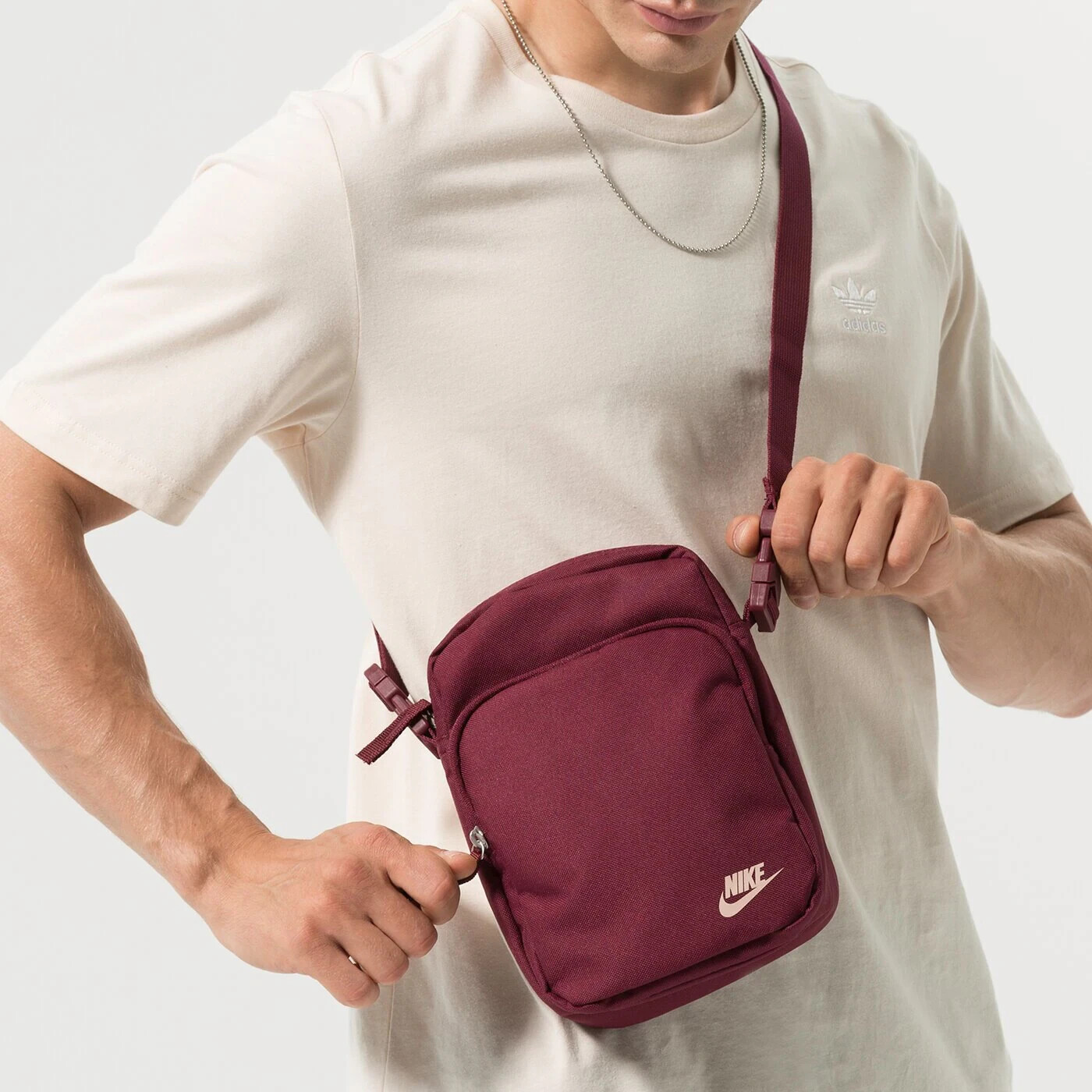 Nike Crossbody Bag Fanny Hip Waist Belt Pack Beetroot Red Nike Crossbody Bag Fanny Hip Waist Belt Pack Beetroot Red