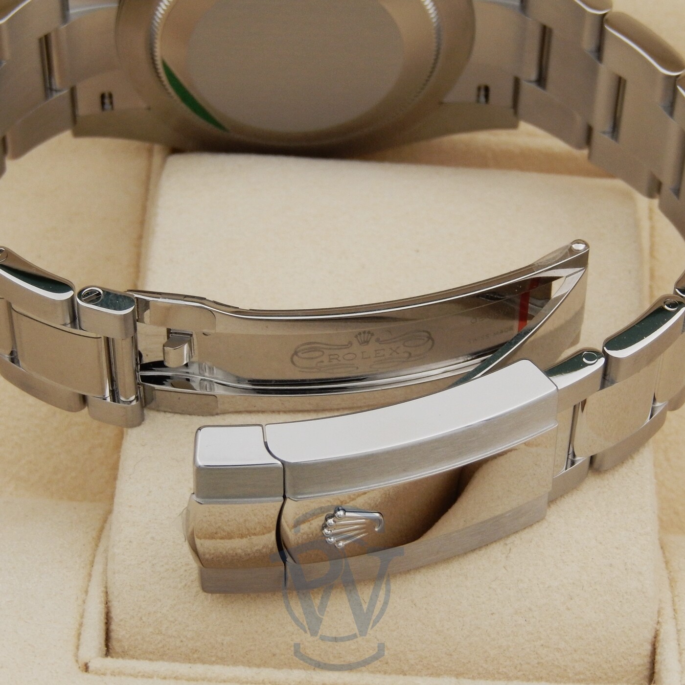 Pre-owned Rolex Datejust 41 Smooth Bezel White Roman Oyster 126300 Complete Unworn