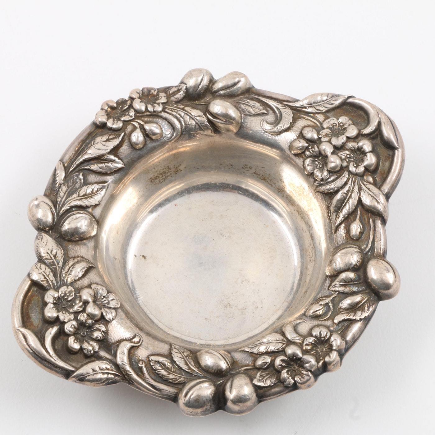 1952 Reed & Barton Repousse Sterling Silver Salt Cellars Pair Two (2) H41