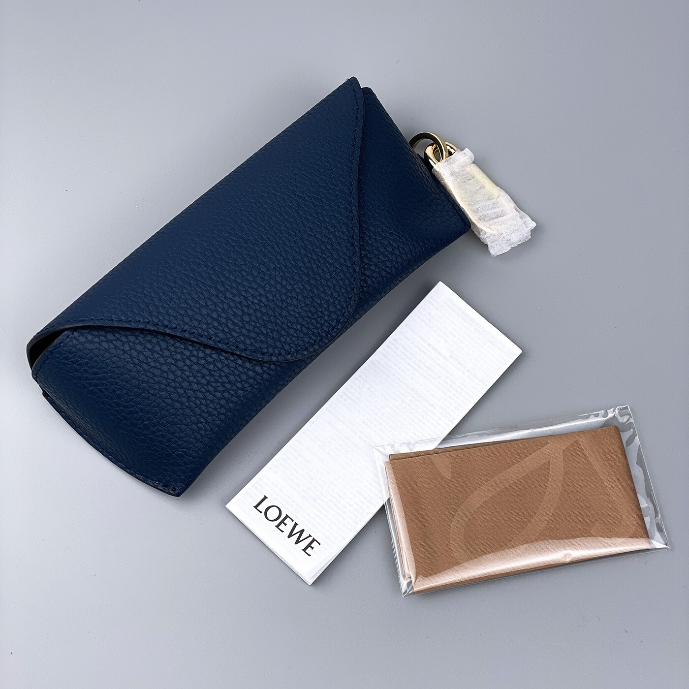 Pre-owned Loewe Lw40001f Filipa 56e Dark Blond Havana Brown Shield Women Sunglasses