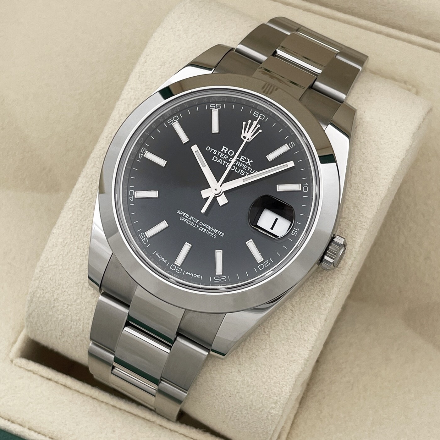 Pre-owned Rolex Datejust 41 Smooth Bezel Black Index Oyster 126300 Complete Unworn