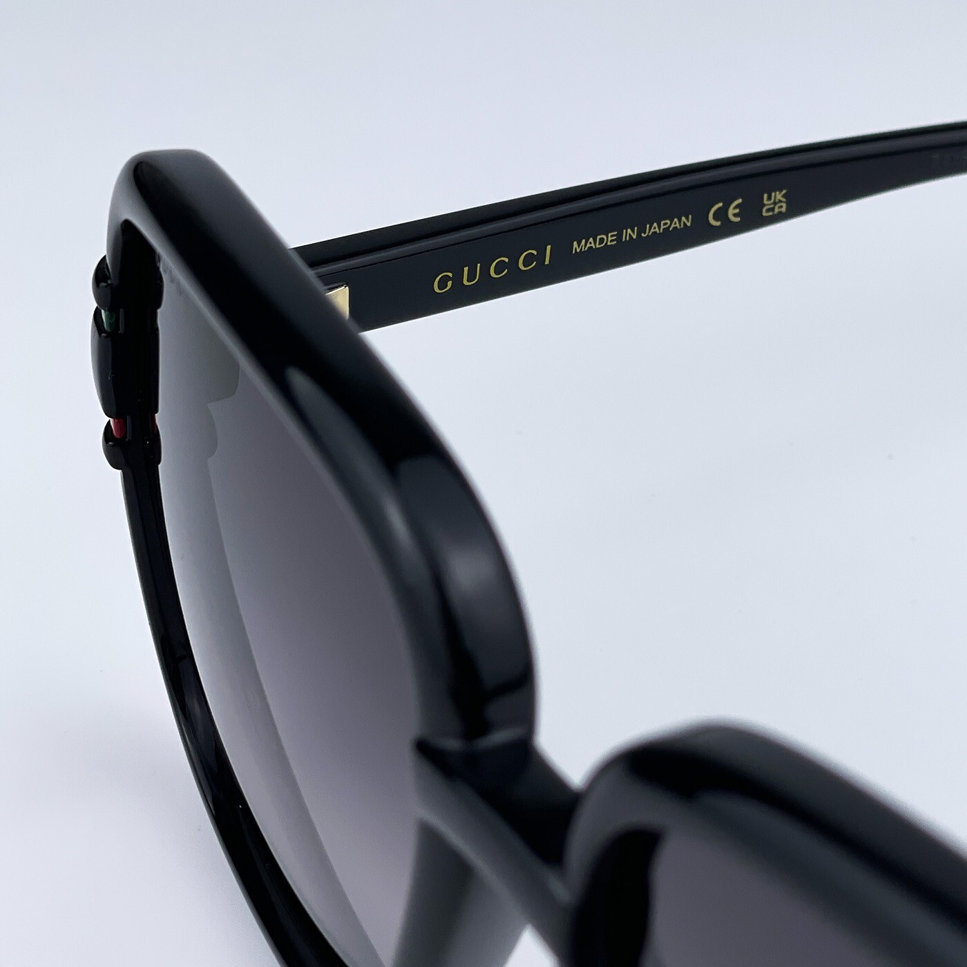 Pre-owned Gucci Gg1066s 001 Black Gray Gradient Butterfly Women Sunglasses