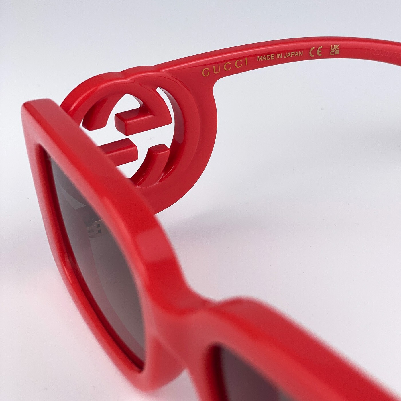 Pre-owned Gucci Gg1325s 005 Red Brown Gradient Rectangle Women Sunglasses 54mm
