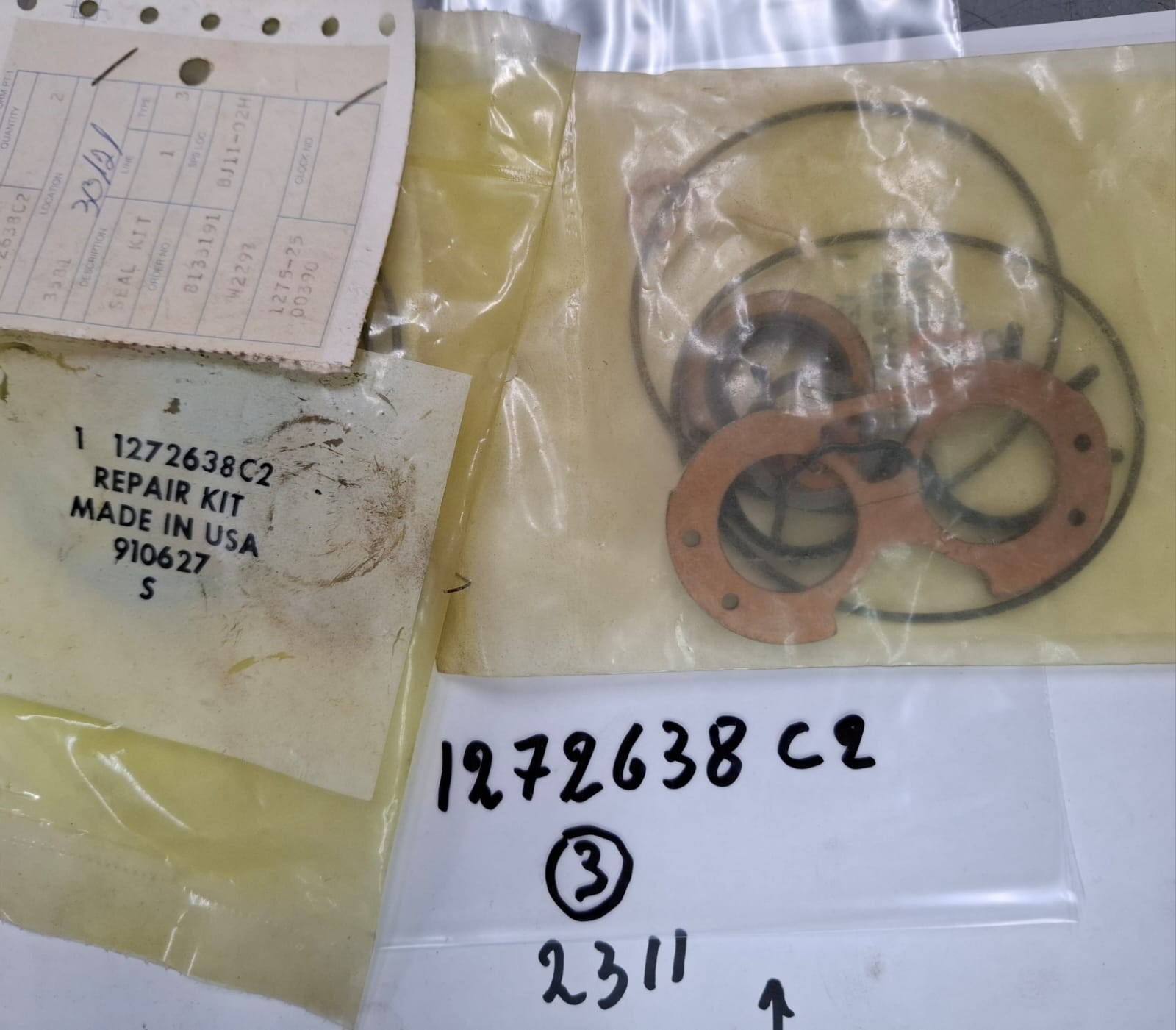 NOS NEW TRACTOR PARTS 1272638C2 SEAL KIT Case parts 921, 16