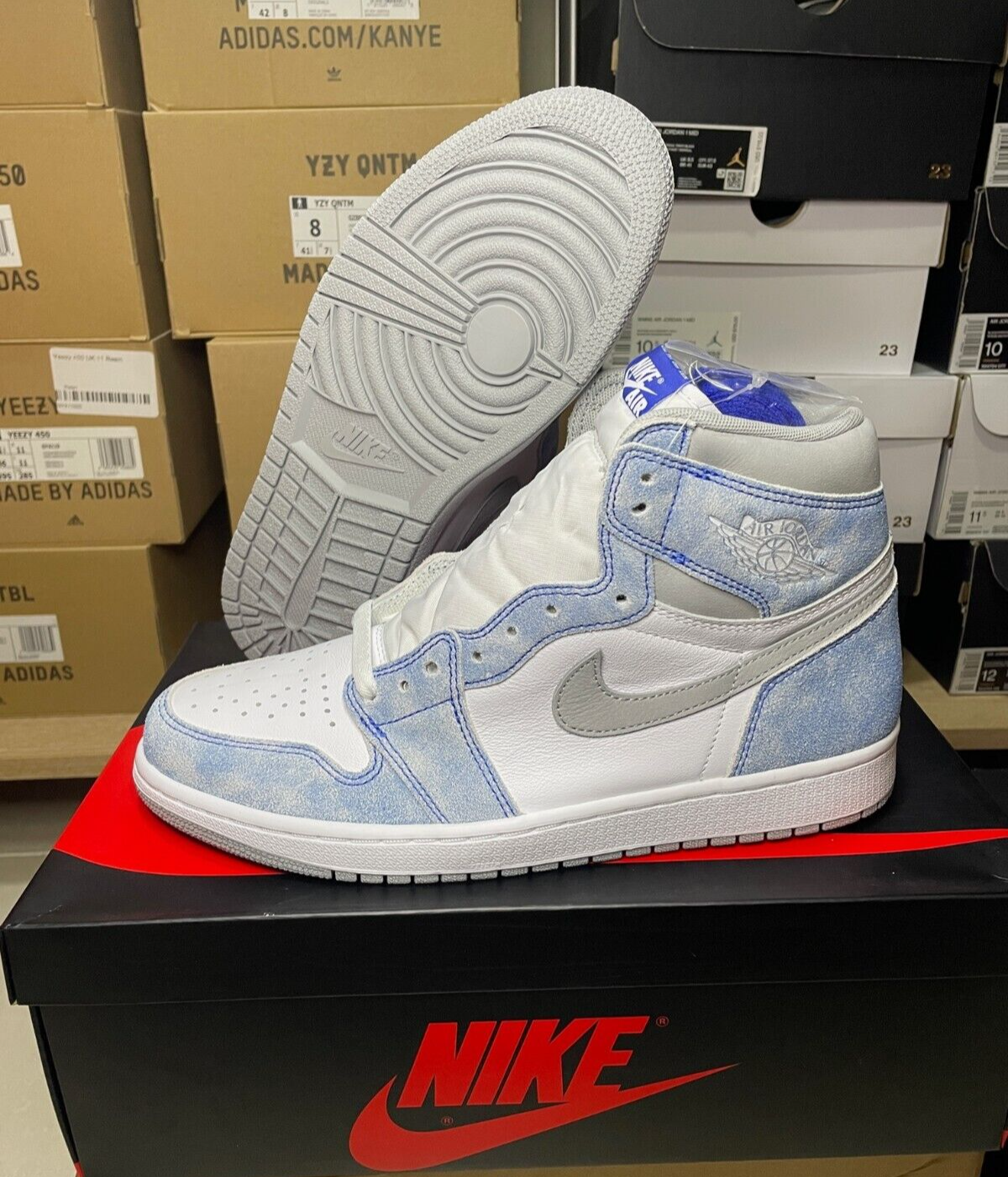 NIKE Air Jordan 1 ハイパーロイヤル Nike Air Jordan 1 Mid SE “Hyper Royal”が国内8月18日に発売