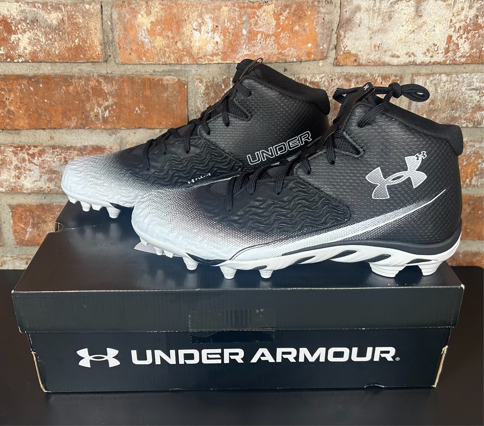 特別セール‼️UNDER ARMOUR HIGHLIGHT GLIVE M Under Armour Men Highlight Mc Alter Ego Mc - Walmart.com
