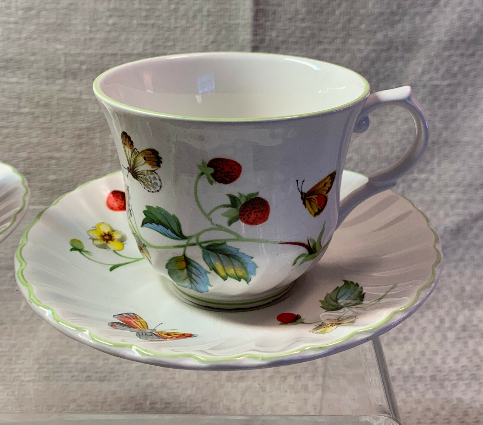 James Kent Staffordshire Old Foley Strawberry Made England- Set 4 Cups & Saucers