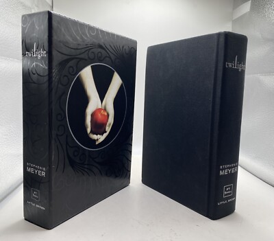 Twilight by Stephenie Meyer Signed 1st Collectors Edition HC w Slipcase 879