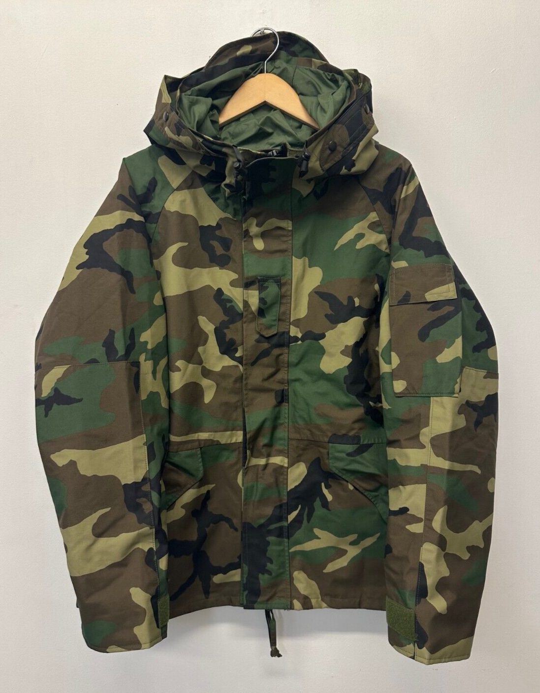 US ARMY ECWCS GEN1 GORE‑TEX Parka M-R New US Army Cold Wet Weather Gen 1 ECWCS Woodland Goretex