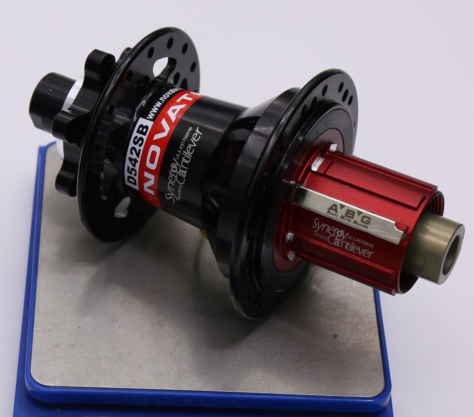 NOVATEC DISCハブ　F:100mmTA/QR R:135mmQR NOVATEC DISCハブ F:100mmTA/QR R:135mmQR Novatec Mountain