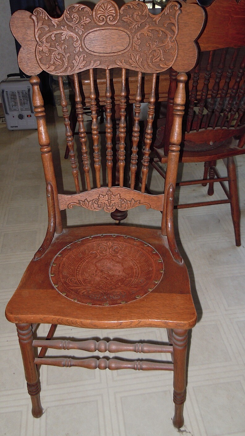 Oak Farmhouse Threshers Table with 6 leaves & 6 press-backed chairs