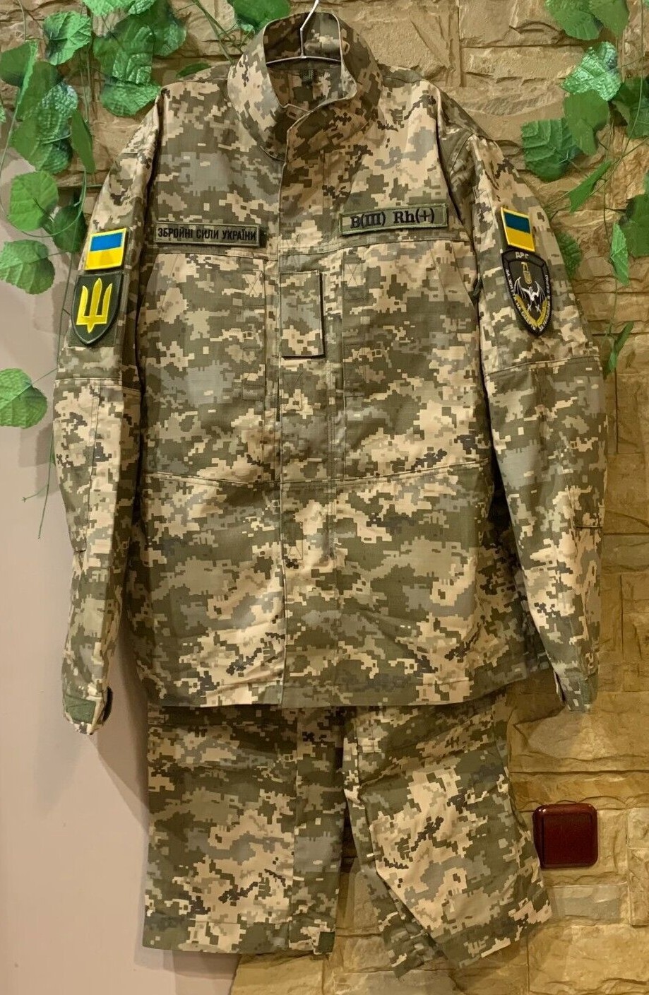ウクライナ軍放出品　国旗パッチ付きPIXL CAMO 迷彩ジャケット　MM-18 ウクライナ軍放出品 国旗パッチ付きPIXL CAMO 迷彩ジャケット MM