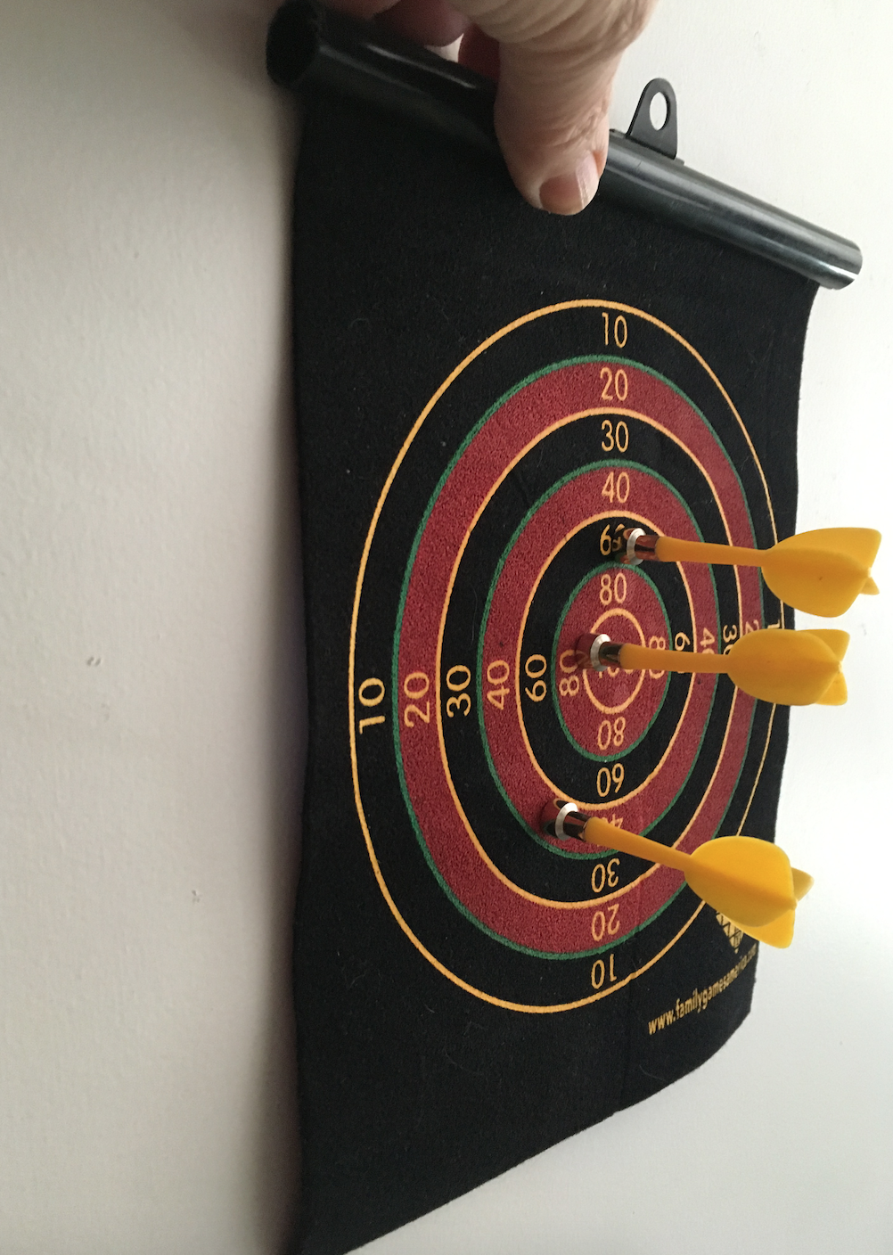 Magnetized Reversible Portable Indoor Darts Game With 3 Saftety Magnet Darts