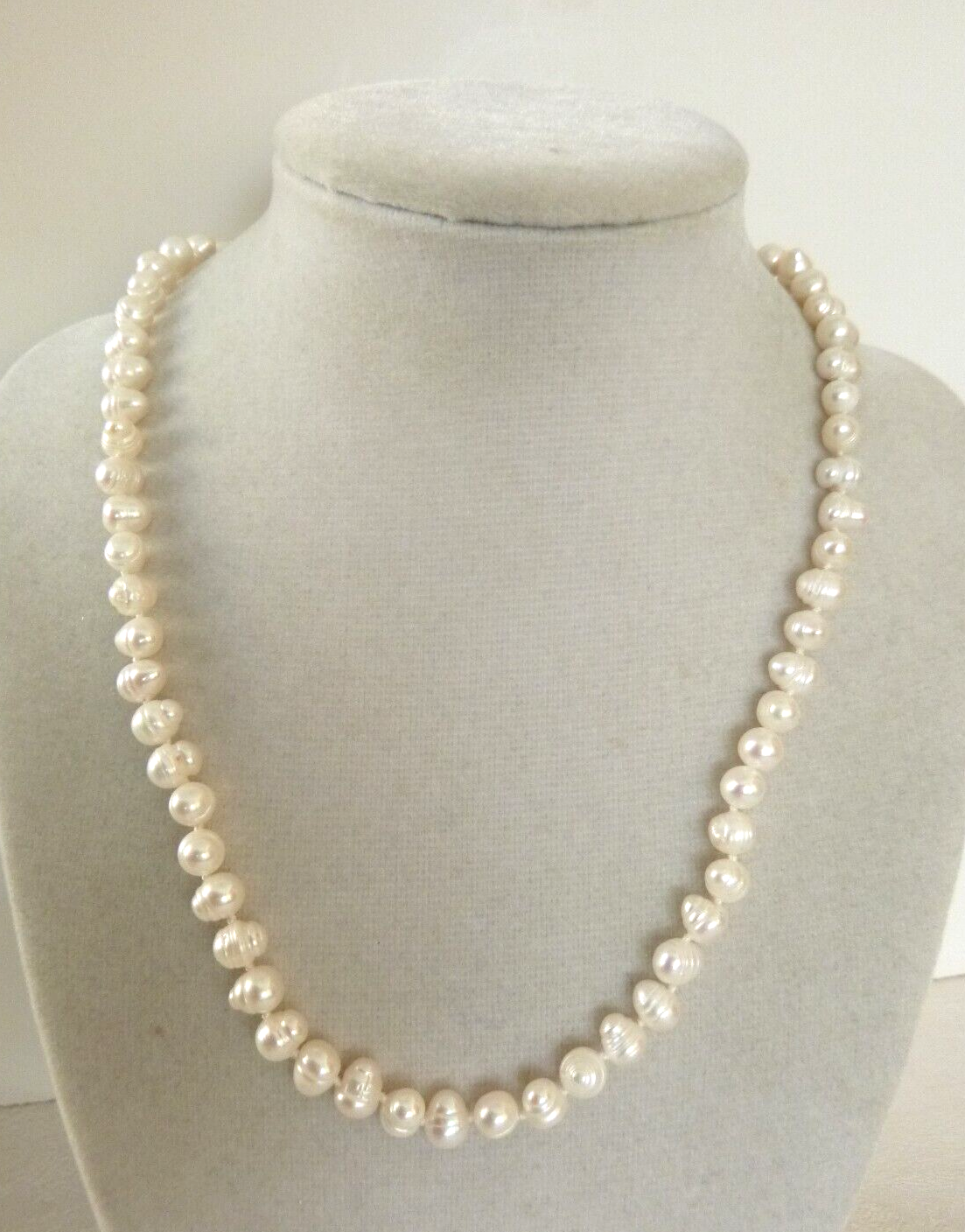 【VINTAGE HOLLYWOOD】Baroque Pearl Matte Necklace Baroque Pearl Necklace with Sophisticated Matte Gold Focal