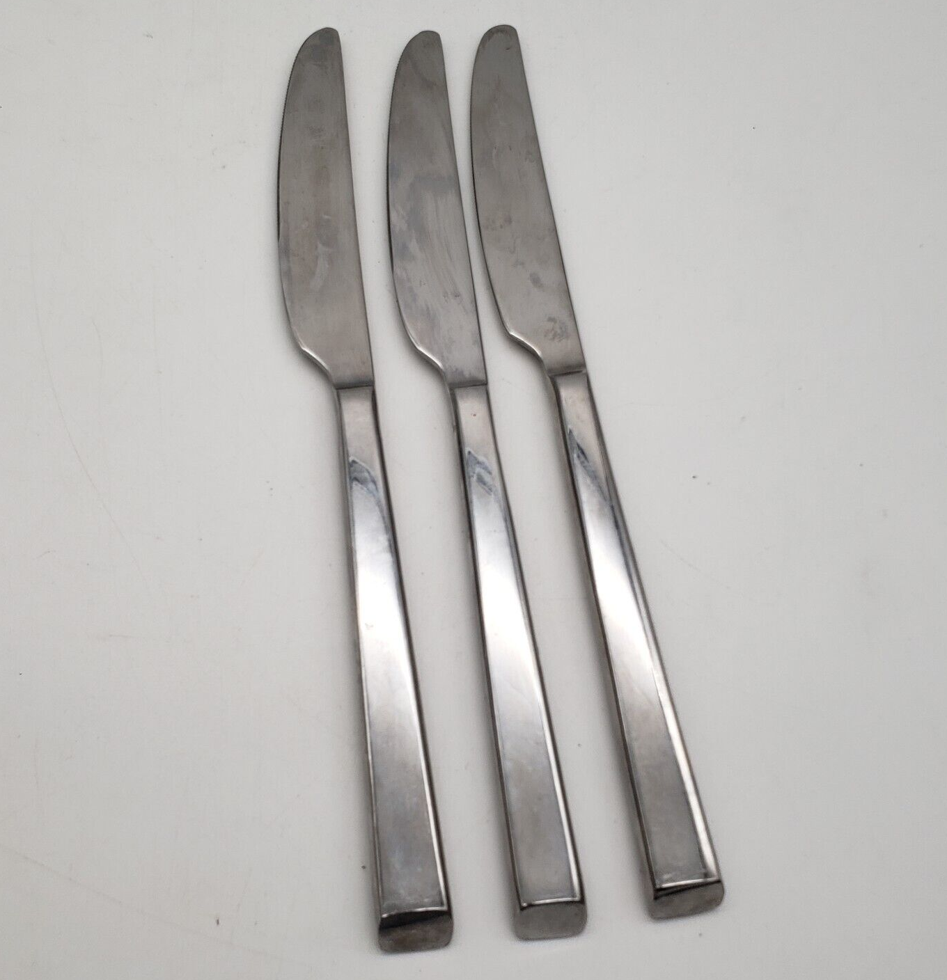 Set Of 3 Dinner Knives 9.5 Inches