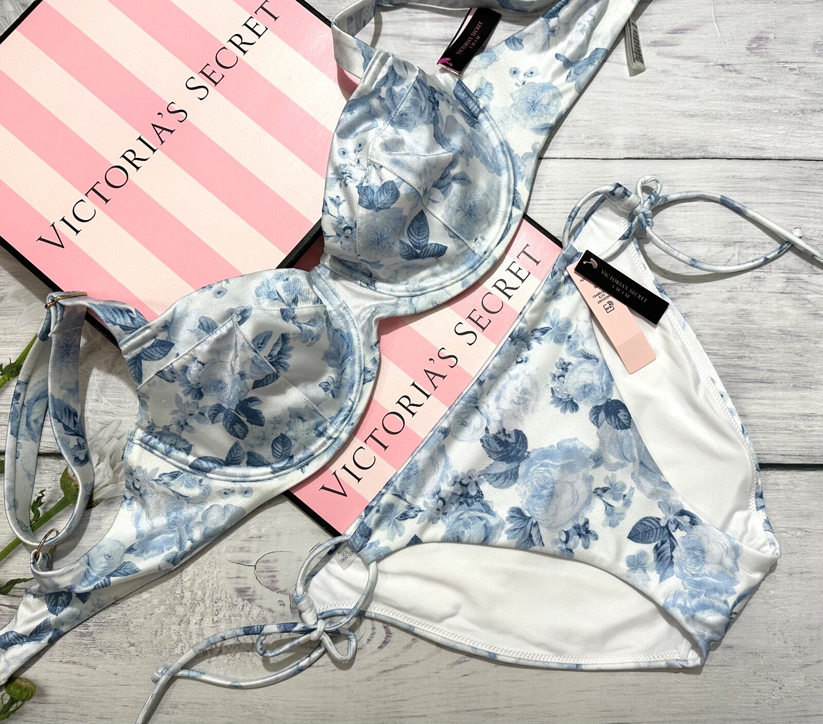 

Комплект бикини Victorias Secret Swim Wicked с топом на бретелях и низом на завязках синий 38C-M, Blue floral