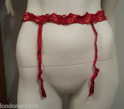 GOSSARD RED ROSE / DARK RED SUSPENDER BELT: SIZES 8 to 16 WITH STOCKINGS RRP £22