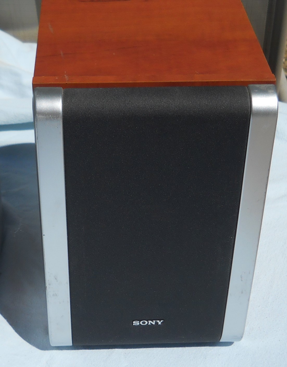 Sony HDC-DV2D Stereo System DVD CD Cassette AM/FM Tuner w/Fact SS-DV2D Speakers