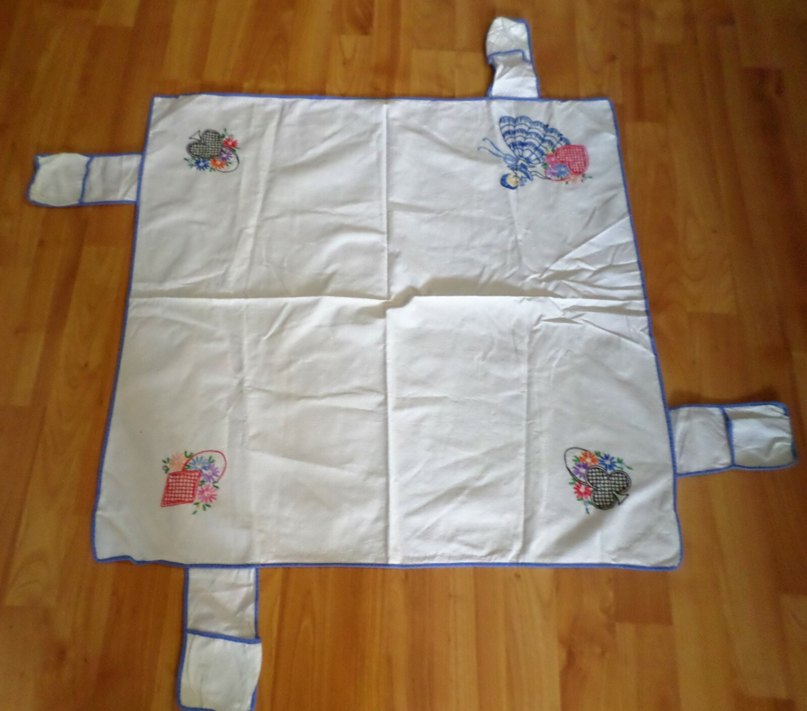 Lot Vintage Embroidered Linens Flower Basket Design Tablecloth Doily Sets 9