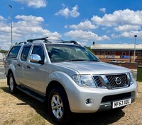 2013 Nissan Navara Double Cab Pick Up Tekna 2.5dCi 190 4WD PICK UP Diesel Manual