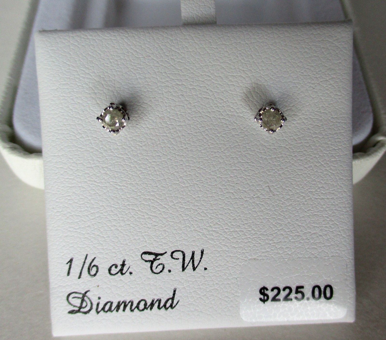 10 K White Gold 1/6 ct.T.W. Diamond Stud Earrings