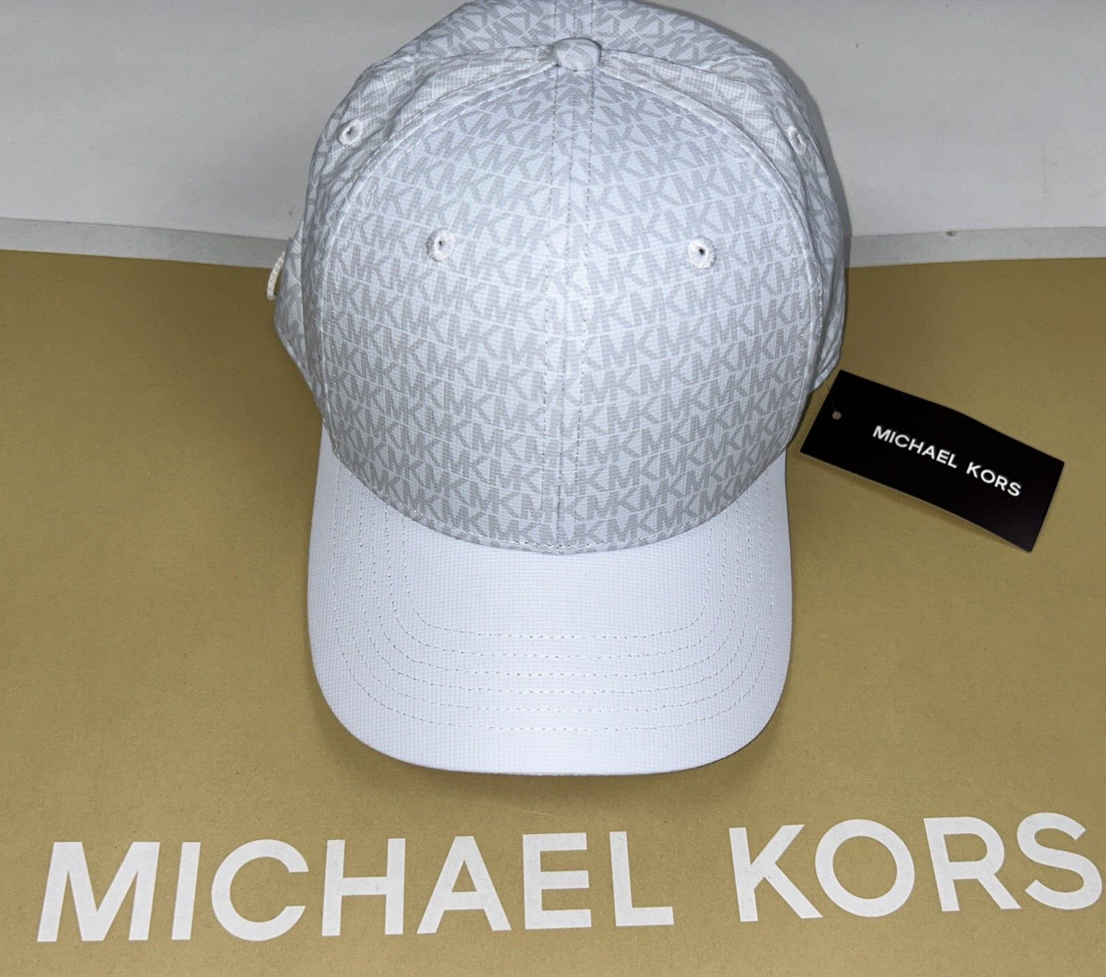NWT $88 MICHAEL KORS OS Men's White MK SIG SPORT Performance Baseball Hat