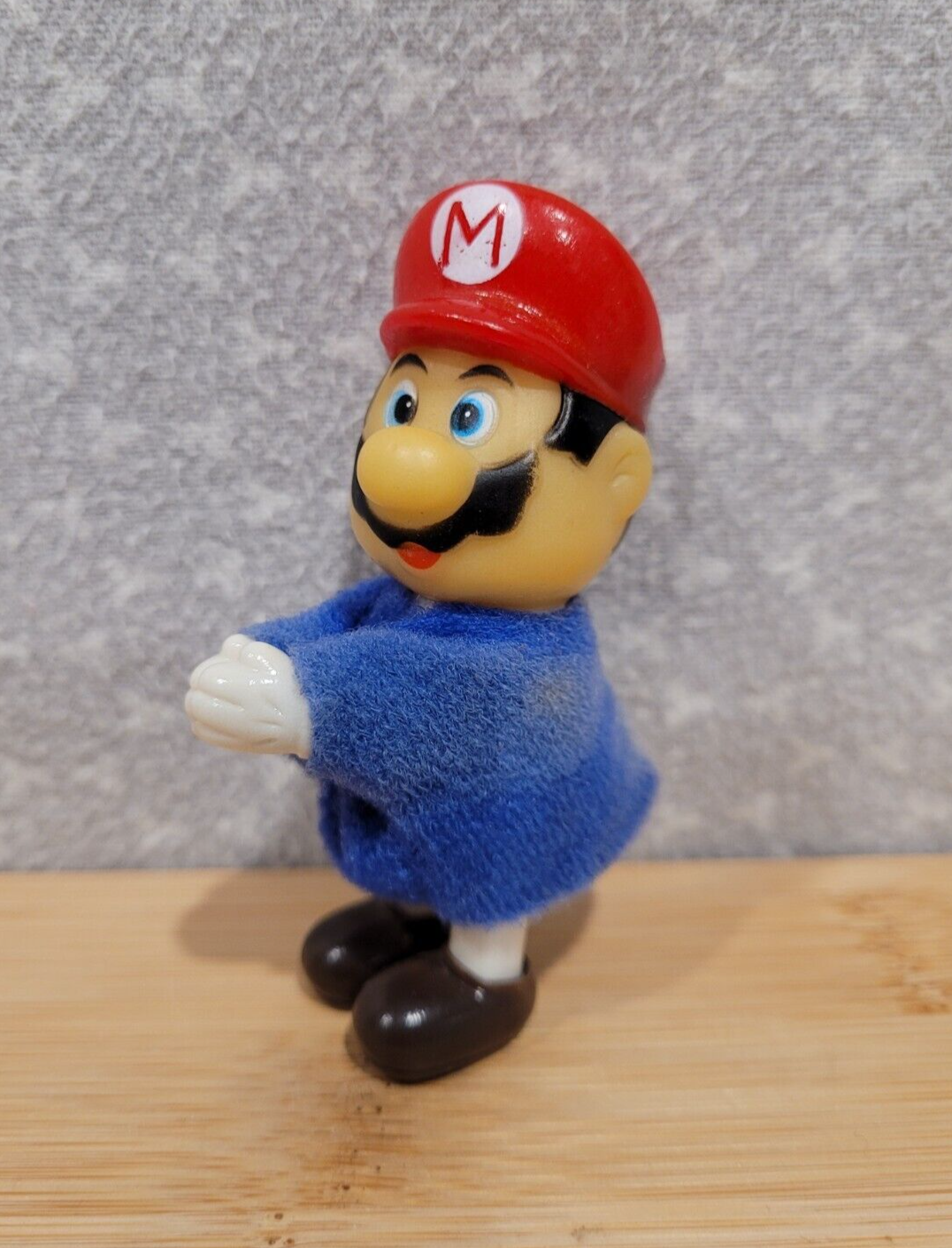 1989 Vintage Ace Novelty Nintendo Super Mario Hugger Clip On