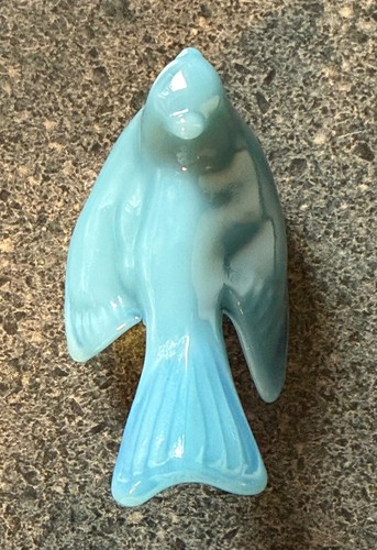 Mosser Glass - Georgia Blue MINI Bird Shelf Sitter 3" - Cute in a window sill